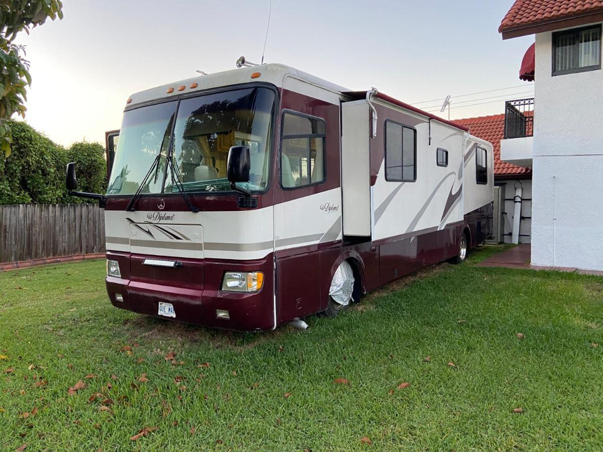 Remodeled And Comfortable Rv - Free Parking マイアミ エクステリア 写真